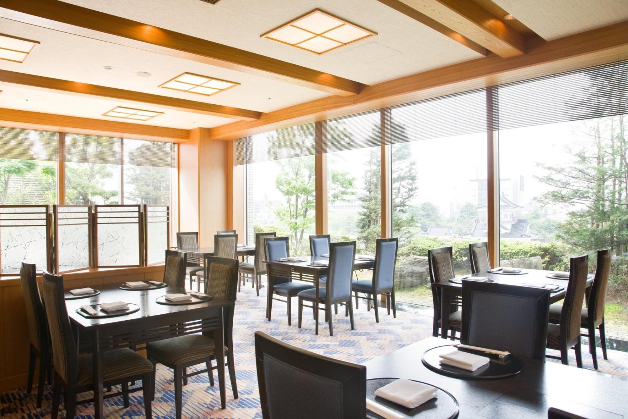 Hotel Ana Crowne Plaza Toyama By Ihg Exterior foto